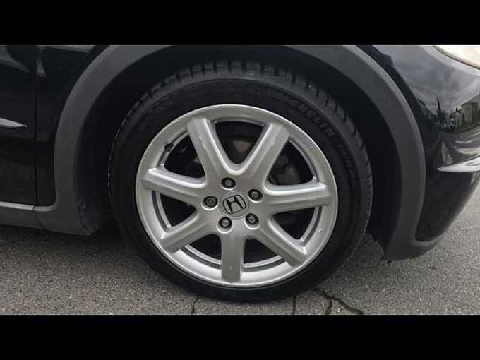 Honda Civic 1.8 i-VTEC ExecutiveCuir/Navi i-shift 5p